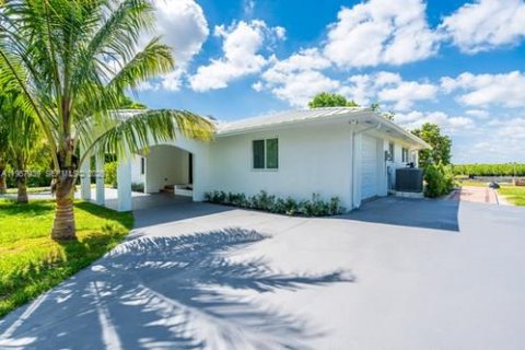 Casa en venta en Miami, Florida, 4 dormitorios № 2019839 - foto 25