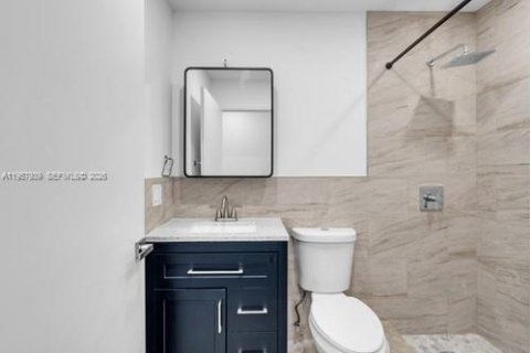 Casa en venta en Miami, Florida, 4 dormitorios № 2019839 - foto 23