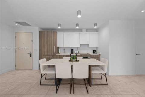 Copropriété à vendre à Miami, Floride: 2 chambres № 2088980 - photo 7