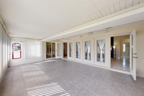 House in Palm Coast, Florida 3 bedrooms, 181.81 sq.m. № 2390770 - photo 14