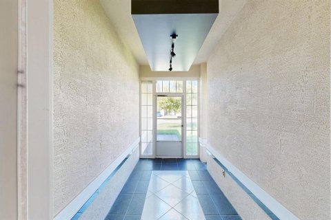 House in Palm Coast, Florida 3 bedrooms, 181.81 sq.m. № 2390770 - photo 3