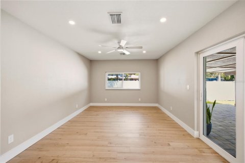 Villa ou maison à vendre à Gulfport, Floride: 3 chambres, 155.61 m2 № 2419124 - photo 15
