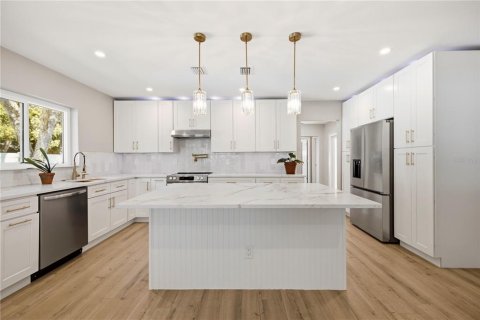 Villa ou maison à vendre à Gulfport, Floride: 3 chambres, 155.61 m2 № 2419124 - photo 2