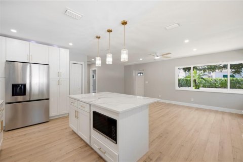 Villa ou maison à vendre à Gulfport, Floride: 3 chambres, 155.61 m2 № 2419124 - photo 11
