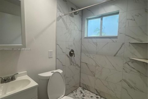 House in Fort Lauderdale, Florida 1 bedroom, 37.16 sq.m. № 2086911 - photo 11