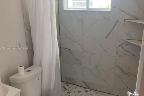 House in Fort Lauderdale, Florida 1 bedroom, 37.16 sq.m. № 2086911 - photo 5
