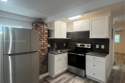 House in Fort Lauderdale, Florida 1 bedroom, 37.16 sq.m. № 2086911 - photo 9