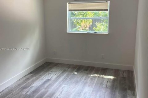 House in Fort Lauderdale, Florida 1 bedroom, 37.16 sq.m. № 2086911 - photo 4