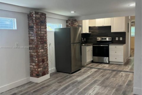 House in Fort Lauderdale, Florida 1 bedroom, 37.16 sq.m. № 2086911 - photo 8