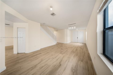 Купить виллу или дом в Хайалиа, Флорида 4 спальни, 228.73м2, № 1897107 - фото 14