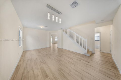 Купить виллу или дом в Хайалиа, Флорида 4 спальни, 228.73м2, № 1897107 - фото 12