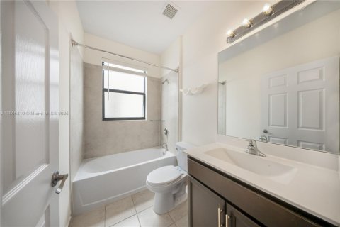 Купить виллу или дом в Хайалиа, Флорида 4 спальни, 228.73м2, № 1897107 - фото 18