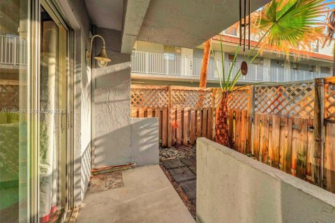 Condo in Miami, Florida, 2 bedrooms № 2189267 - photo 20