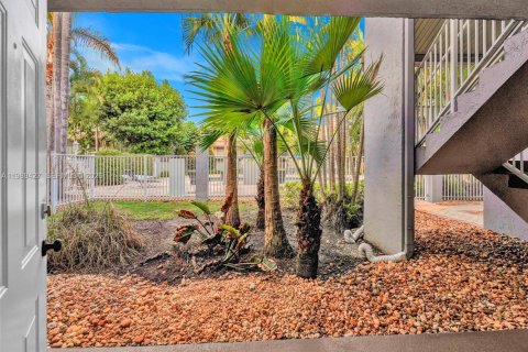 Condo in Miami, Florida, 2 bedrooms № 2189267 - photo 30