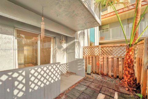 Condo in Miami, Florida, 2 bedrooms № 2189267 - photo 19