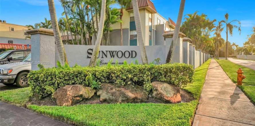 Condo in Miami, Florida, 2 bedrooms № 2189267