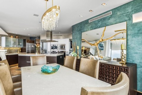 Купить кондоминиум в Санни-Айлс-Бич, Флорида 3 спальни, 280.19м2, № 1995665 - фото 23