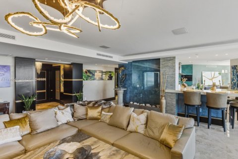 Купить кондоминиум в Санни-Айлс-Бич, Флорида 3 спальни, 280.19м2, № 1995665 - фото 3