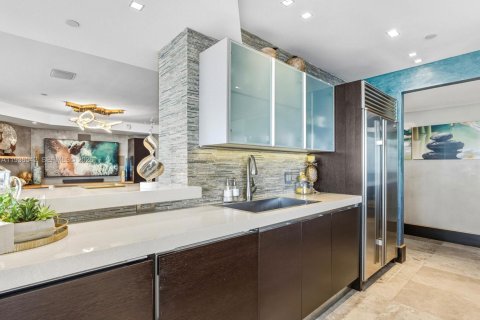 Купить кондоминиум в Санни-Айлс-Бич, Флорида 3 спальни, 280.19м2, № 1995665 - фото 14