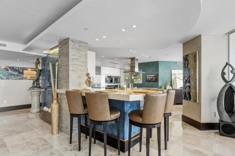 Купить кондоминиум в Санни-Айлс-Бич, Флорида 3 спальни, 280.19м2, № 1995665 - фото 9