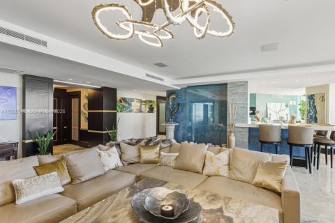 Купить кондоминиум в Санни-Айлс-Бич, Флорида 3 спальни, 280.19м2, № 1995665 - фото 4