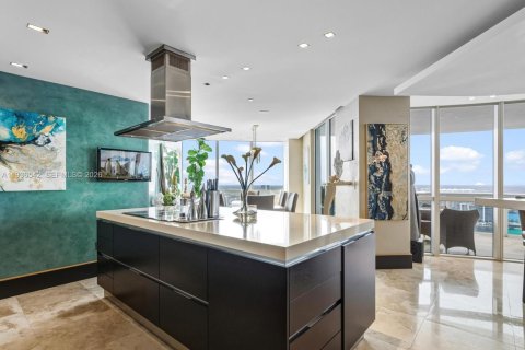 Купить кондоминиум в Санни-Айлс-Бич, Флорида 3 спальни, 280.19м2, № 1995665 - фото 17