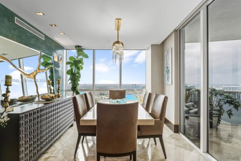 Купить кондоминиум в Санни-Айлс-Бич, Флорида 3 спальни, 280.19м2, № 1995665 - фото 20
