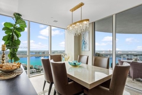 Купить кондоминиум в Санни-Айлс-Бич, Флорида 3 спальни, 280.19м2, № 1995665 - фото 21