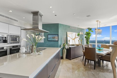 Купить кондоминиум в Санни-Айлс-Бич, Флорида 3 спальни, 280.19м2, № 1995665 - фото 16