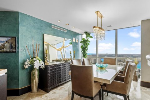 Купить кондоминиум в Санни-Айлс-Бич, Флорида 3 спальни, 280.19м2, № 1995665 - фото 19