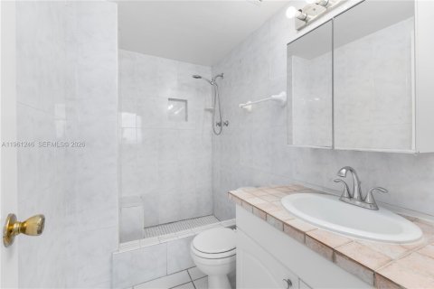 Снять в аренду кондоминиум в Майами-Бич, Флорида 2 спальни, 112.13м2, № 2023374 - фото 21