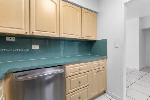 Снять в аренду кондоминиум в Майами-Бич, Флорида 2 спальни, 112.13м2, № 2023374 - фото 11