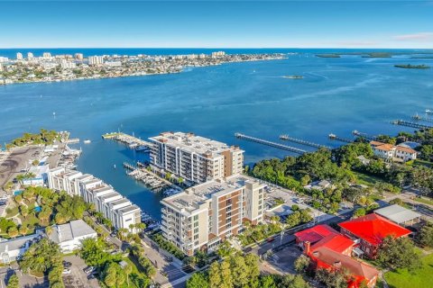 Condo in Clearwater, Florida, 5 bedrooms № 2349543