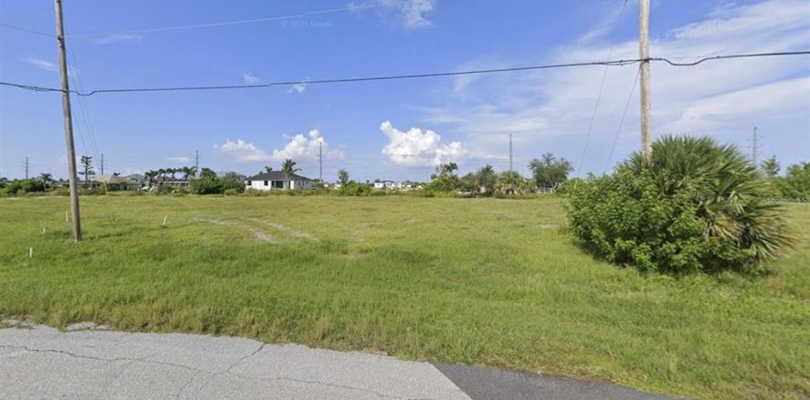 Land in Cape Coral, Florida № 1519204