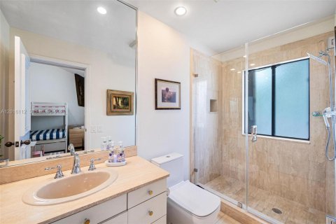 Condominio en venta en Miami, Florida, 5 dormitorios, 374.86 m2 № 2247418 - foto 22