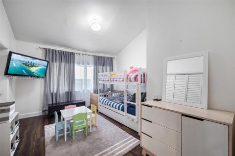 Condominio en venta en Miami, Florida, 5 dormitorios, 374.86 m2 № 2247418 - foto 21