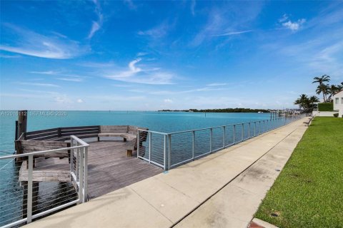 Condominio en venta en Miami, Florida, 5 dormitorios, 374.86 m2 № 2247418 - foto 4