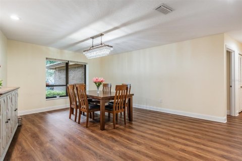 House in Palm Harbor, Florida 4 bedrooms, 336.03 sq.m. № 1910186 - photo 8