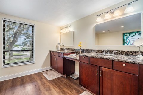House in Palm Harbor, Florida 4 bedrooms, 336.03 sq.m. № 1910186 - photo 29