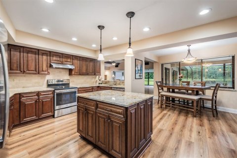 House in Palm Harbor, Florida 4 bedrooms, 336.03 sq.m. № 1910186 - photo 10