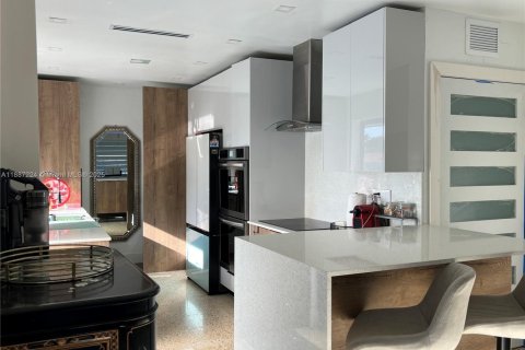 Casa en alquiler en Miami Shores, Florida, 3 dormitorios, 135.82 m2 № 1944046 - foto 22