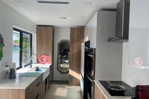 Casa en alquiler en Miami Shores, Florida, 3 dormitorios, 135.82 m2 № 1944046 - foto 19