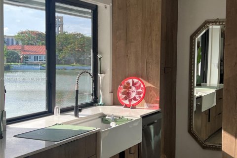 Casa en alquiler en Miami Shores, Florida, 3 dormitorios, 135.82 m2 № 1944046 - foto 20