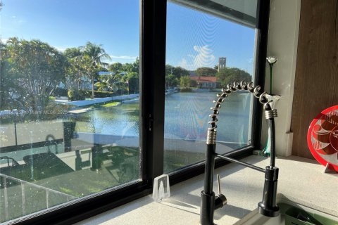 Casa en alquiler en Miami Shores, Florida, 3 dormitorios, 135.82 m2 № 1944046 - foto 13