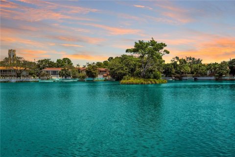 Casa en alquiler en Miami Shores, Florida, 3 dormitorios, 135.82 m2 № 1944046 - foto 3