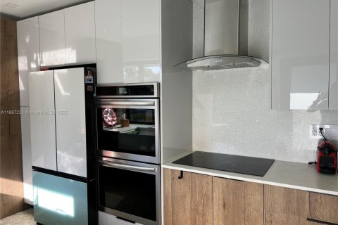 Casa en alquiler en Miami Shores, Florida, 3 dormitorios, 135.82 m2 № 1944046 - foto 23