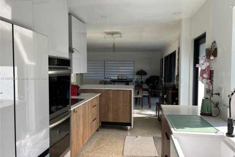 Casa en alquiler en Miami Shores, Florida, 3 dormitorios, 135.82 m2 № 1944046 - foto 26