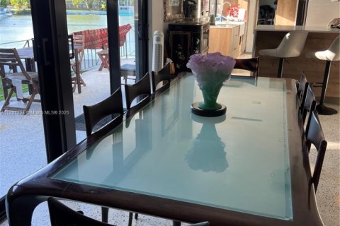 Casa en alquiler en Miami Shores, Florida, 3 dormitorios, 135.82 m2 № 1944046 - foto 27