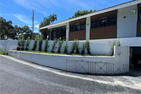 Casa en alquiler en Miami Shores, Florida, 3 dormitorios, 135.82 m2 № 1944046 - foto 8
