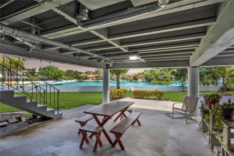 Casa en alquiler en Miami Shores, Florida, 3 dormitorios, 135.82 m2 № 1944046 - foto 10